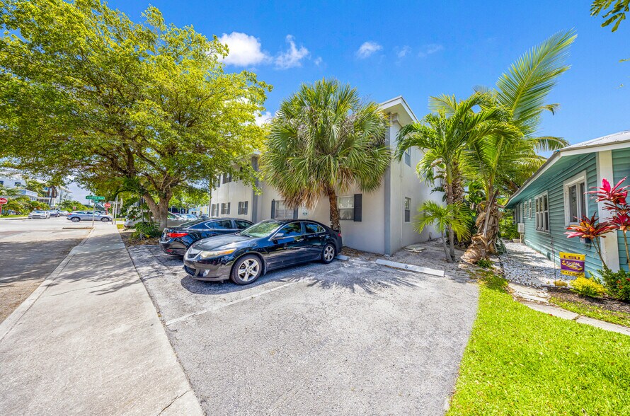 More Photos Of 202 Lucerne Ave, Lake Worth Apartments For Sale