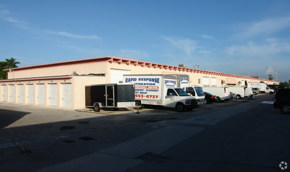 Primary Photo Of 3150 W Pembroke Rd, Hallandale Beach Industrial For Lease