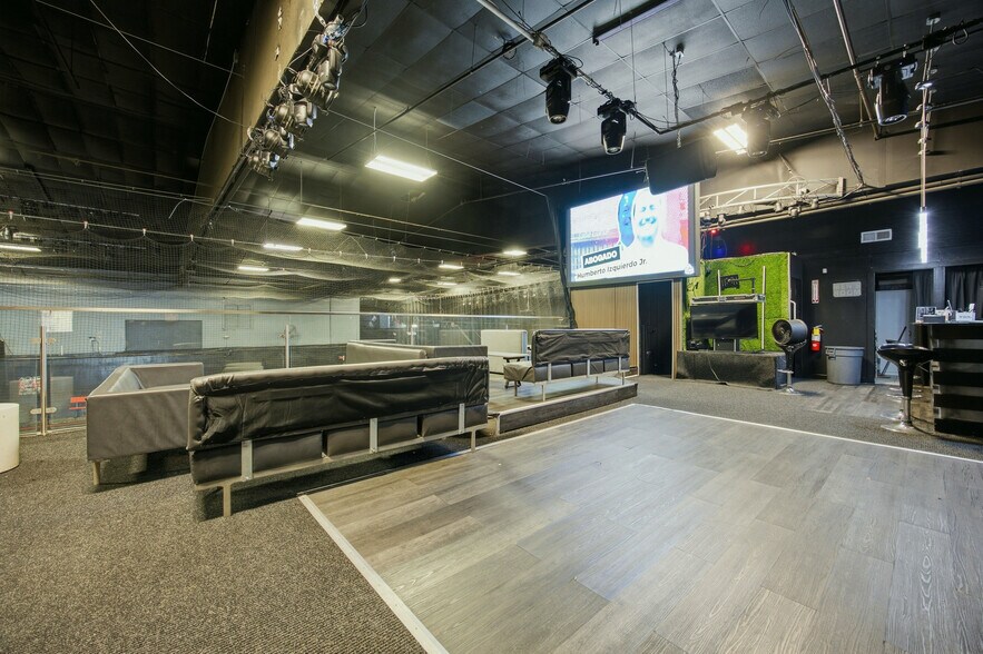 More Photos Of 6616 New Peachtree Rd, Doraville Sports And Entertainment For Sale