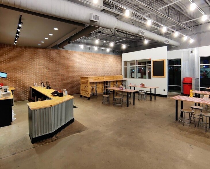 More Photos Of 8715 Owenfield Dr, Powell Storefront For Lease
