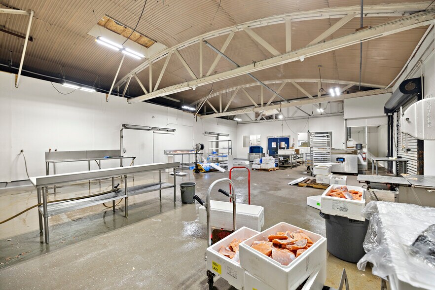 More Photos Of 410-414 Towne Ave, Los Angeles Warehouse For Sale