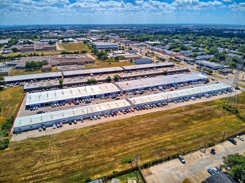 More Photos Of 11450 Bissonnet St, Houston Warehouse For Lease