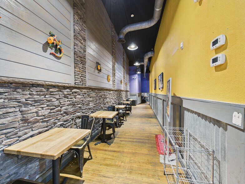 More Photos Of 1014 Broadway, Columbus Storefront Retail Residential For Lease