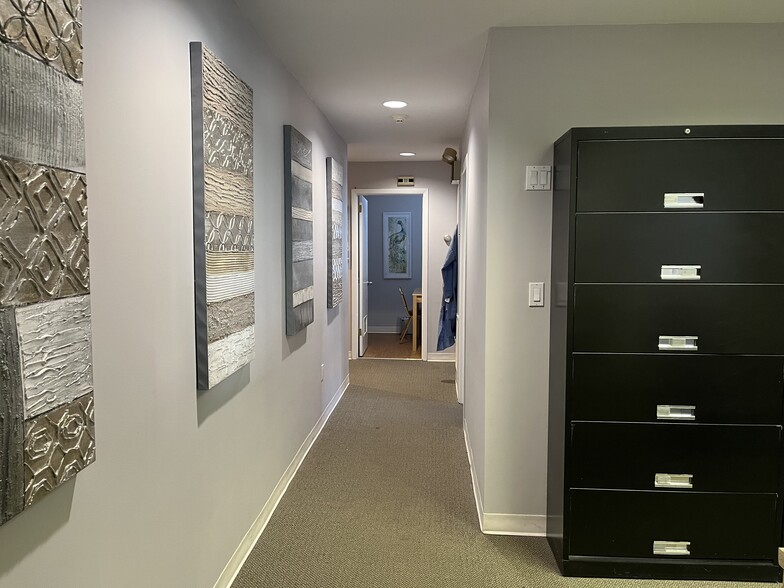 More Photos Of 27 Oak St, Stamford Office For Lease