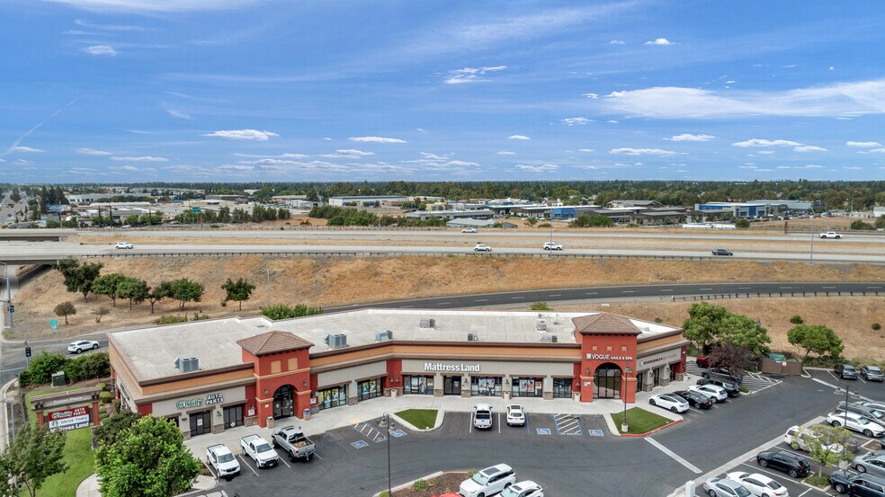More Photos Of 739-779 Herndon Ave, Clovis Unknown For Sale