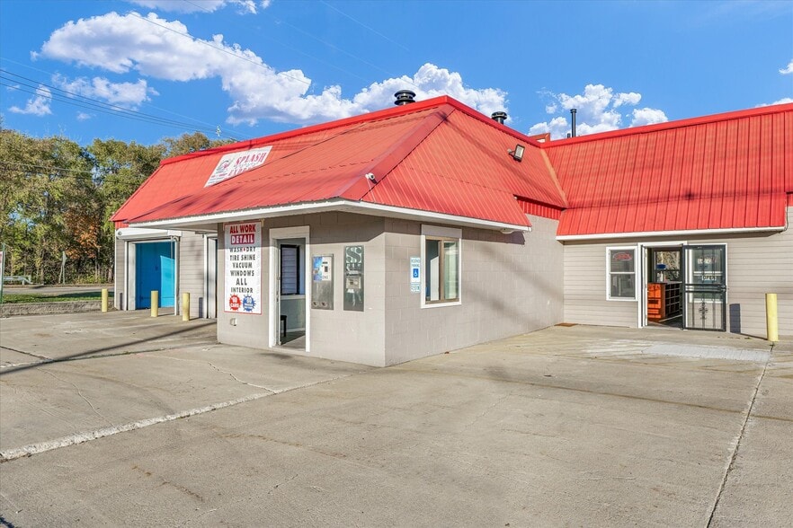 More Photos Of 501 E University Ave, Urbana Carwash For Sale