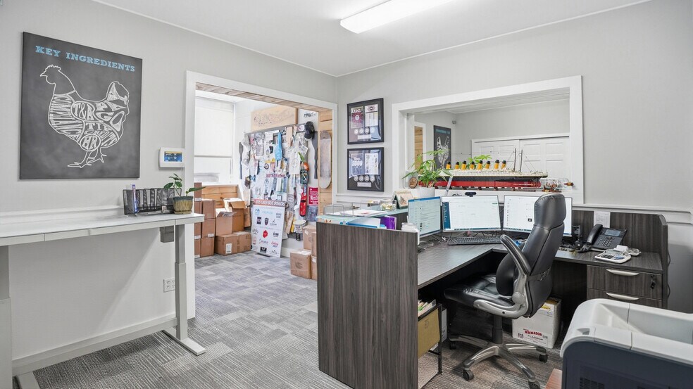 More Photos Of 18 Unqua Rd, Massapequa Loft Creative Space For Sale