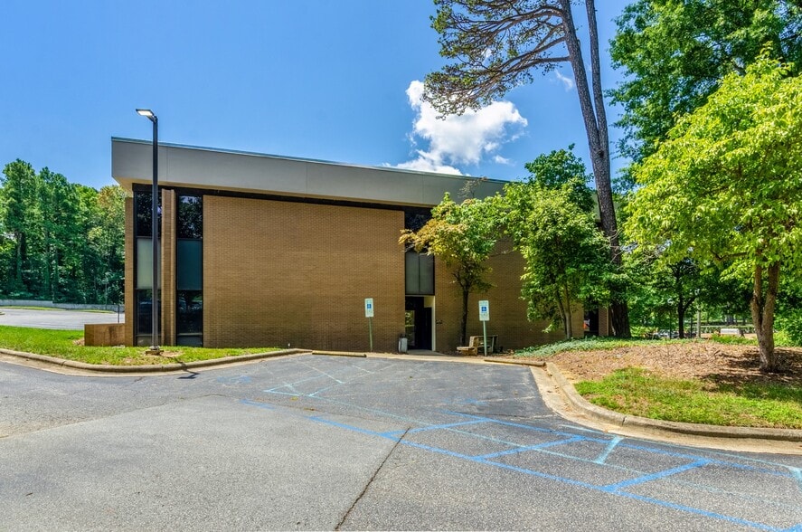 More Photos Of 1 Centerview Dr, Greensboro Unknown For Lease
