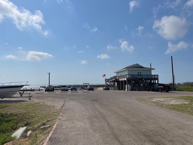 More Photos Of 101 Skipper Ln, Corpus Christi Warehouse For Sale