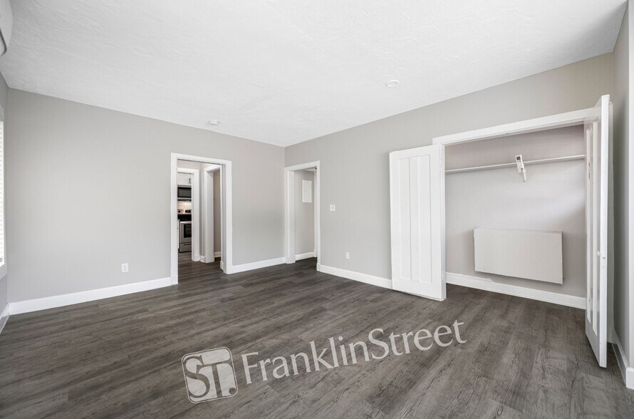 More Photos Of 104 S Armenia Ave, Tampa Apartments For Sale
