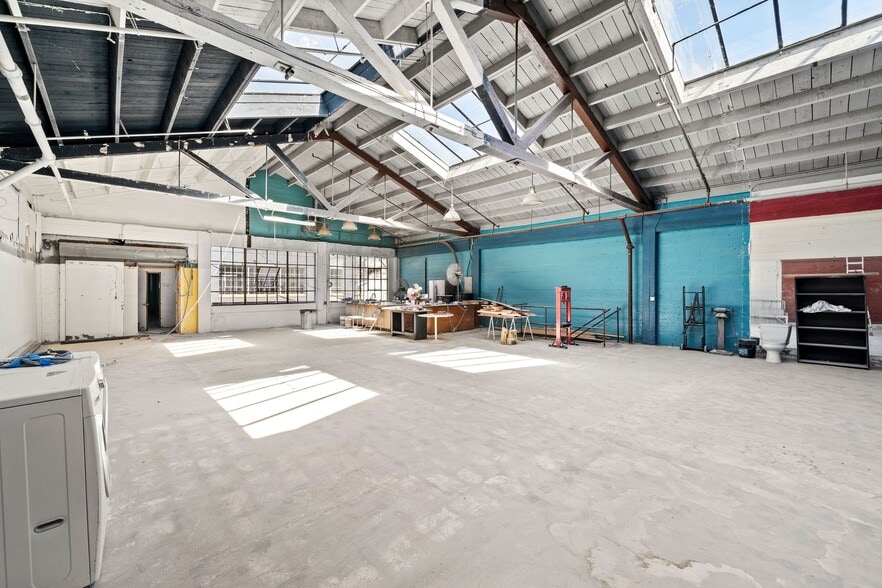 More Photos Of 19 Heron St, San Francisco Warehouse For Lease