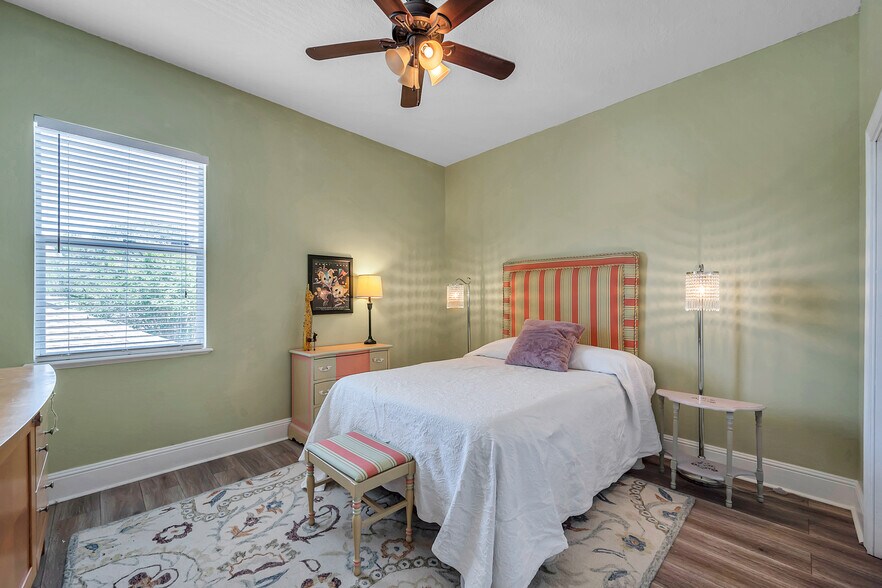 More Photos Of 429 2nd St S, Safety Harbor Specialty For Sale