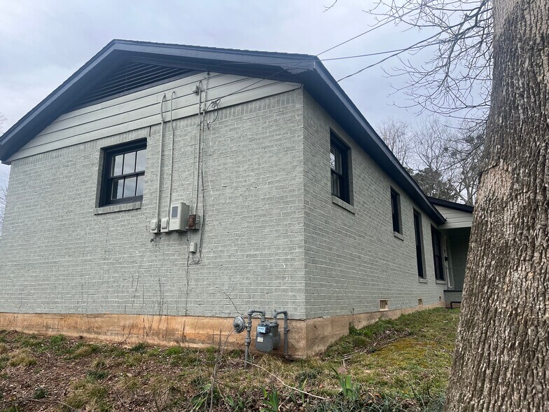 More Photos Of 404 N Henderson Blvd, Kilgore Office For Lease