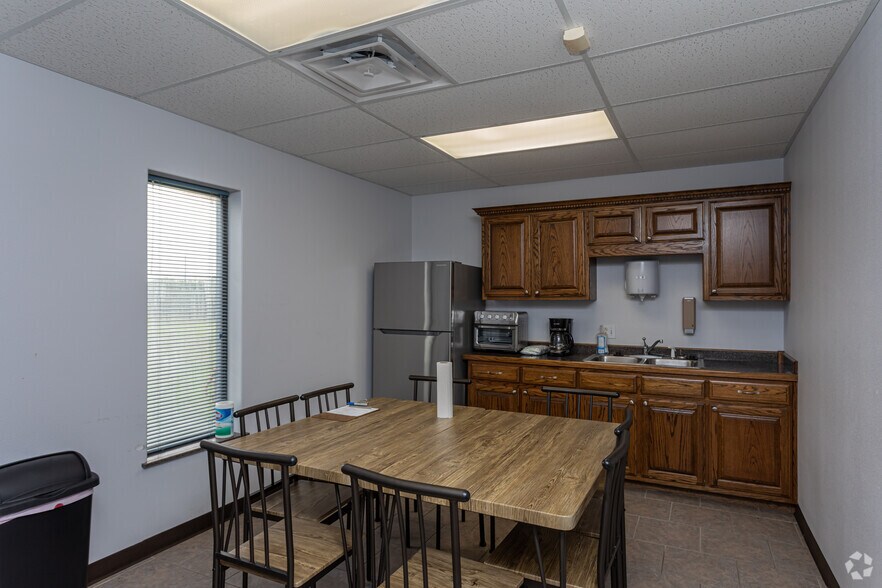 More Photos Of 3600 NW Lawton Rd, Columbus Land For Lease