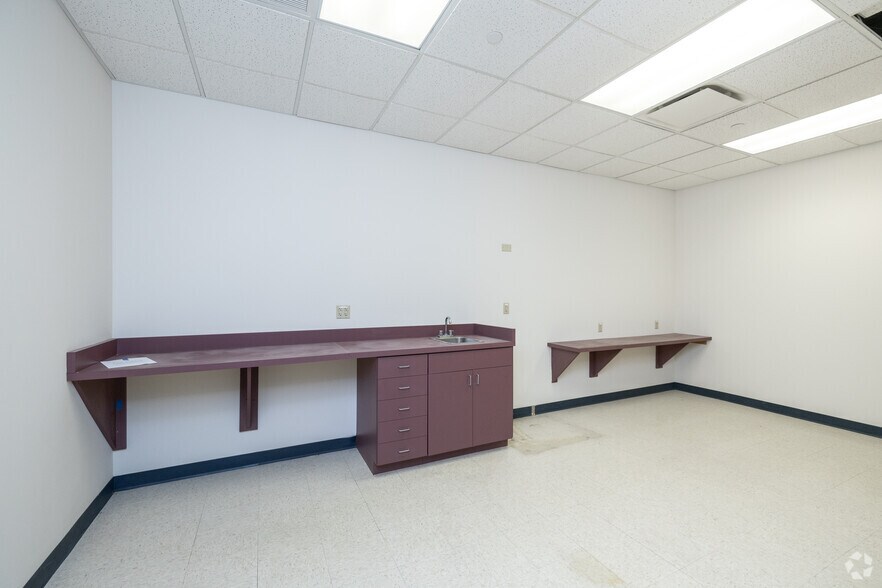 More Photos Of 3030 Lexington Ave S, Eagan Light Manufacturing For Lease