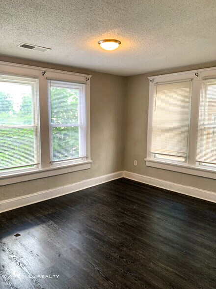 More Photos Of 494 Winton Ter NE, Atlanta Apartments For Sale