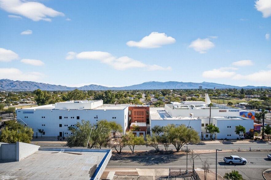More Photos Of 630 N Alvernon Way, Tucson Medical For Lease