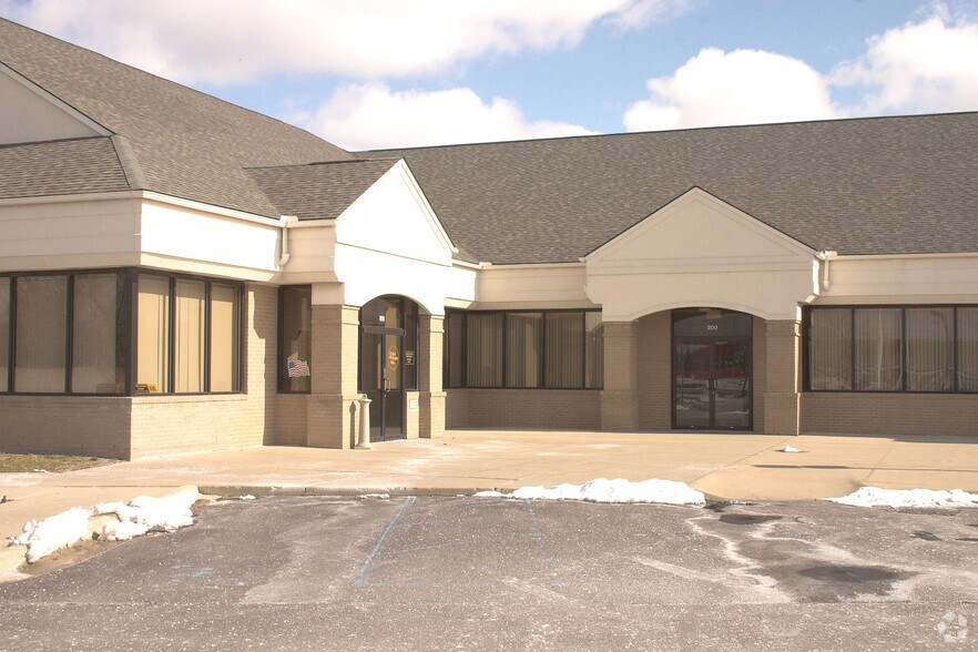 More Photos Of 34620 Utica Rd, Fraser Office For Lease