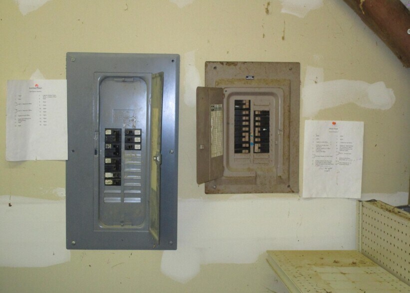 More Photos Of 4735 S Straits Hwy, Indian River General Retail For Sale