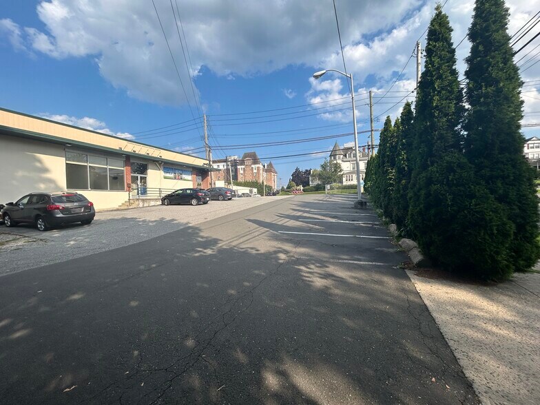 More Photos Of 800-808 E Boston Post Rd, Mamaroneck Storefront For Lease