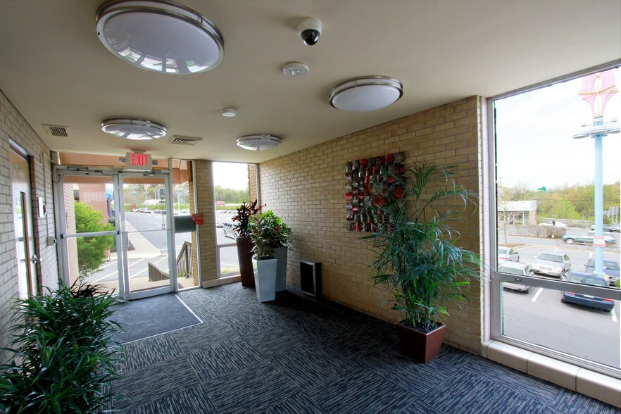 More Photos Of 8855 Annapolis Rd, Lanham Office For Lease
