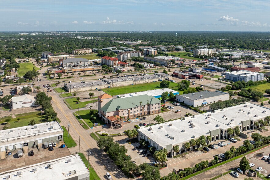 More Photos Of 16931 Texas Ave, Webster Hotel For Sale