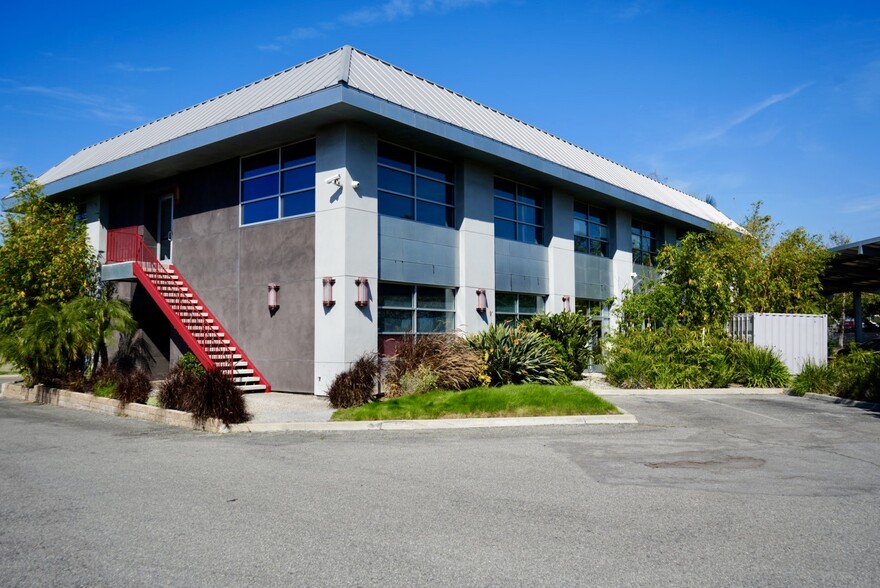 More Photos Of 321 N Rampart St, Orange Office For Lease