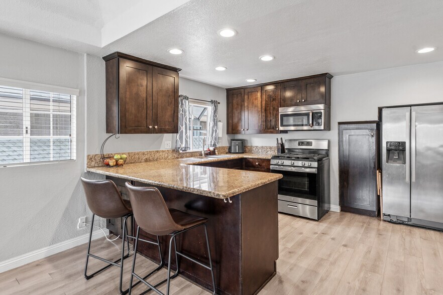 More Photos Of 126 E Balboa Blvd, Newport Beach Multifamily For Sale