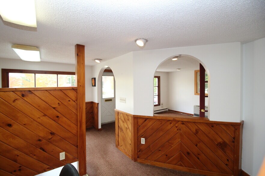More Photos Of 107 Water Street, Farmington Office For Sale