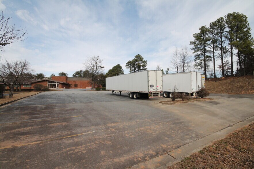 More Photos Of 3370 Venture Pky, Duluth Restaurant For Lease