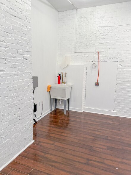 More Photos Of 5104 Butler St, Pittsburgh Storefront Retail Residential For Lease