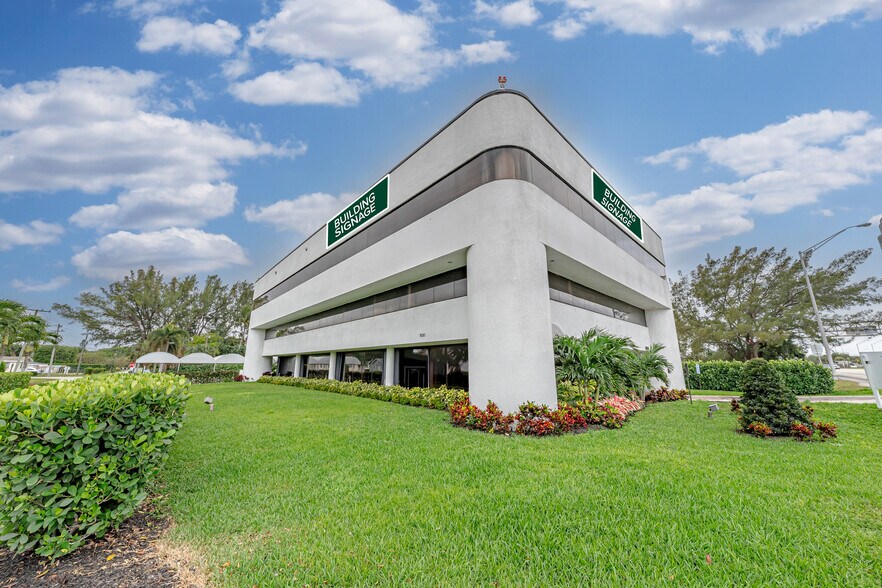 More Photos Of 1550 Southern Blvd, West Palm Beach Medical For Sale