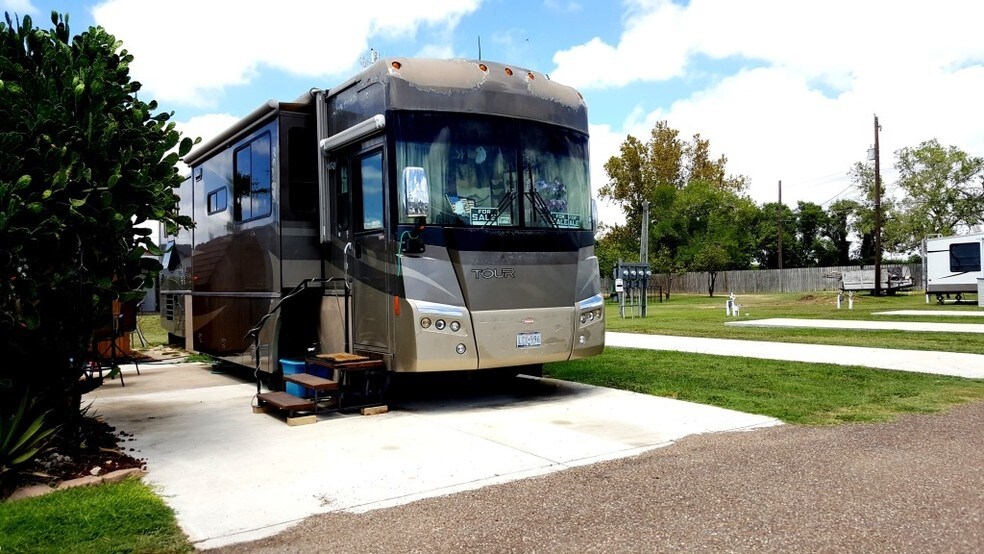 More Photos Of 1402 S International Blvd, Weslaco Manufactured Housing Mobile Home Park For Sale