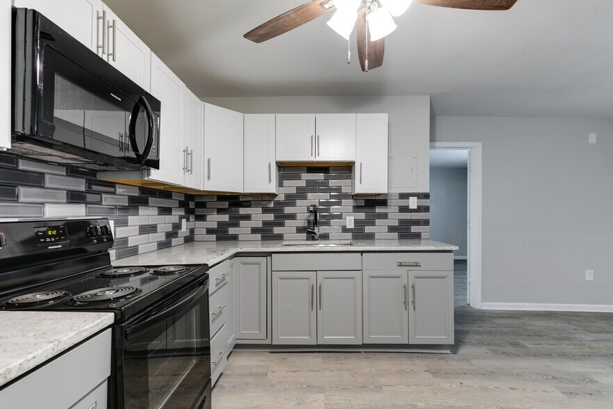 More Photos Of 37 Labrook Dr, Richmond Apartments For Sale