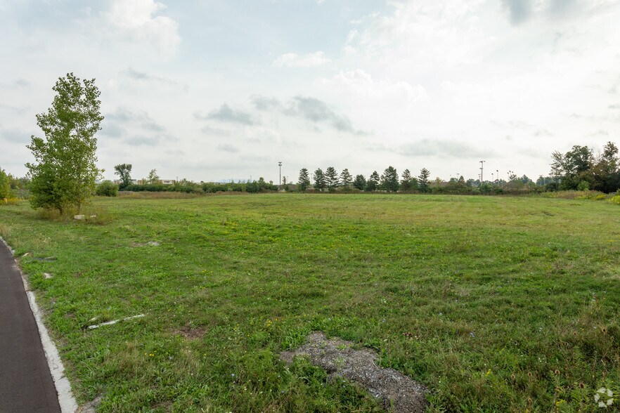 More Photos Of Research Dr, Canton Township Warehouse For Lease