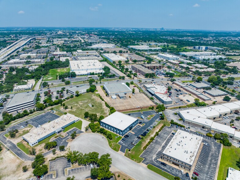 More Photos Of 1606 Headway Cir, Austin Light Manufacturing For Lease