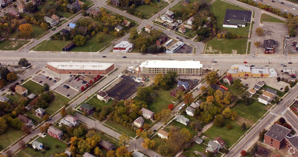 More Photos Of 9100 Gratiot Ave, Detroit Apartments For Lease