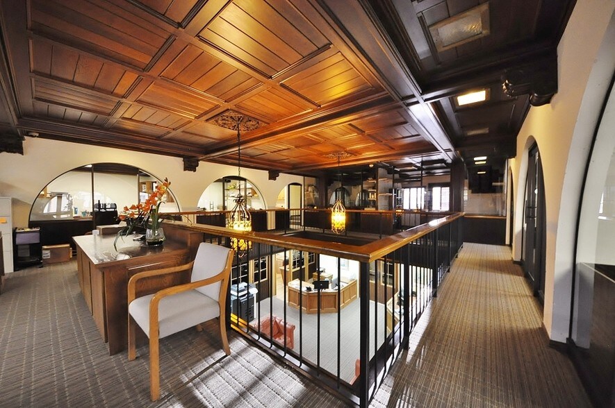 More Photos Of 2472 Lake Ave, Altadena Coworking Space