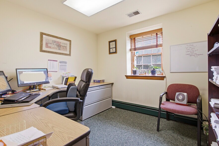 More Photos Of 678 Ferne Blvd, Drexel Hill Office For Sale