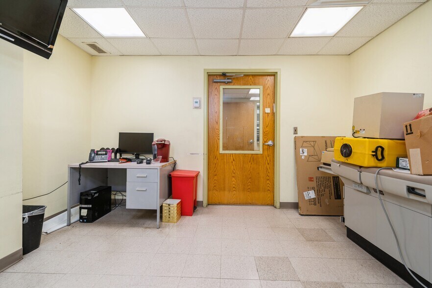 More Photos Of 680 Broadway, Paterson Hospital For Lease