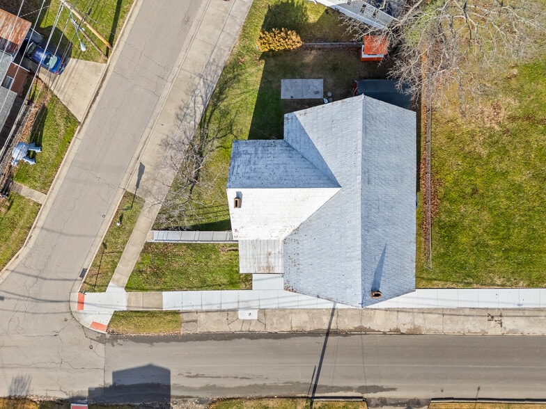 More Photos Of 729 Mason St, Milton Office For Sale