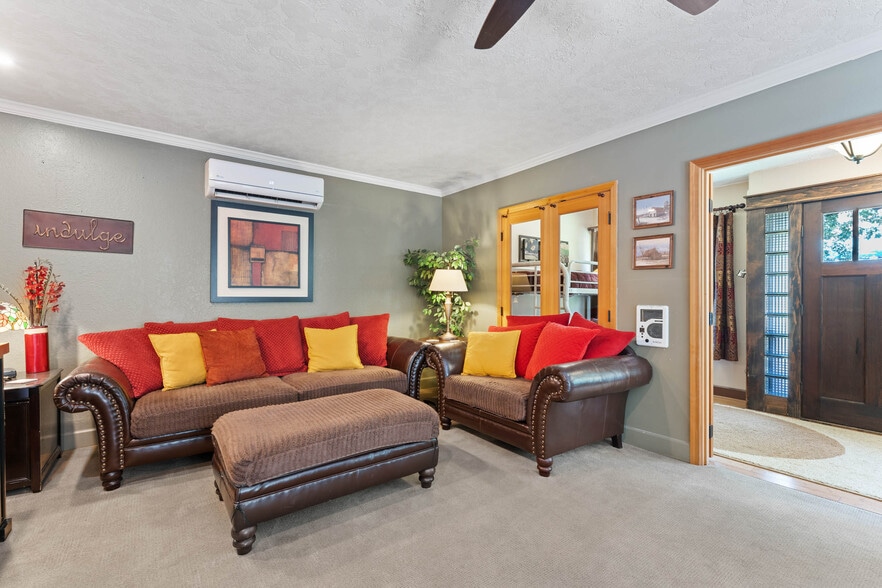 More Photos Of 218 2nd St, Klickitat Hotel For Sale