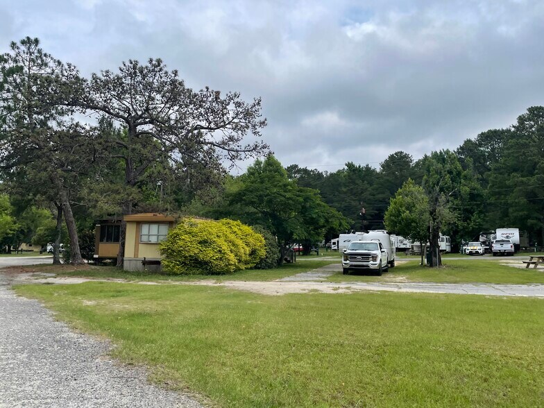 More Photos Of 114 Trailer Park Dr, Macon-Bibb Manufactured Housing Mobile Home Park For Sale