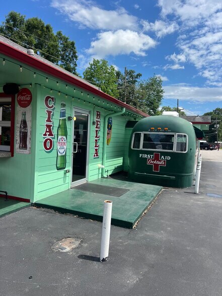 More Photos Of 5535 Calder Ave, Beaumont Restaurant For Lease