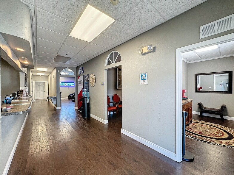 More Photos Of 224 Mariner Blvd, Spring Hill Medical For Sale