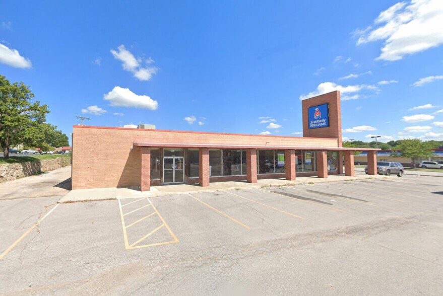 More Photos Of 7002 Johnson Dr, Mission Restaurant For Lease