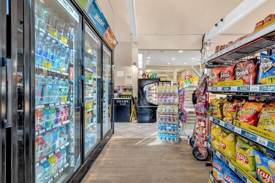 More Photos Of 804 Main St, Osterville Office Residential For Sale