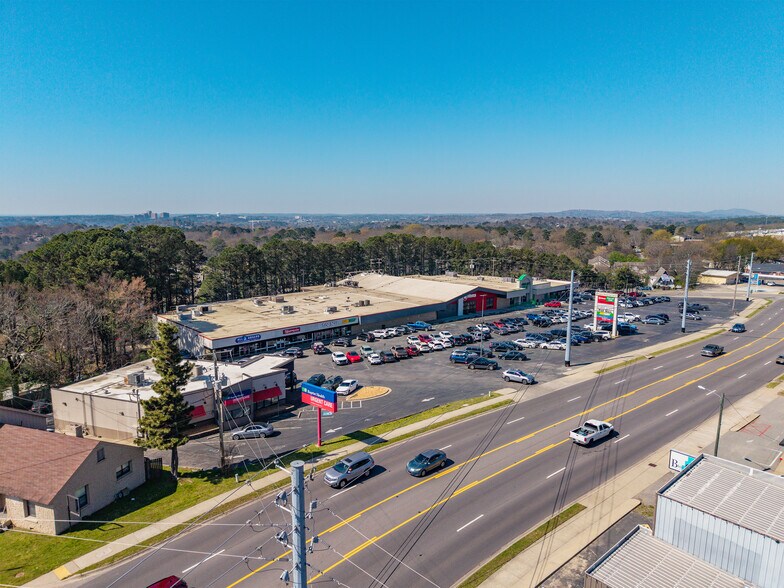 More Photos Of 6813-6831 Cantrell Rd, Little Rock Storefront For Sale