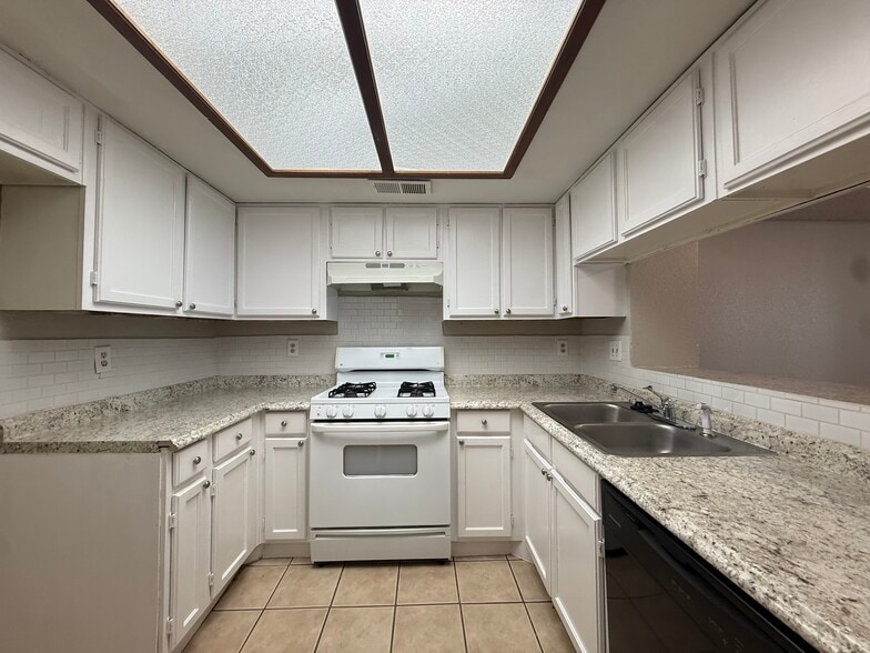 More Photos Of 12307 Deer Falls Dr, Austin Apartments For Sale
