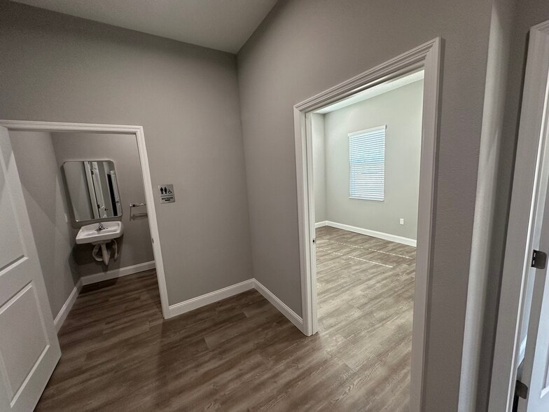 More Photos Of 708 Cactus Ridge Cir, Seffner Medical For Lease